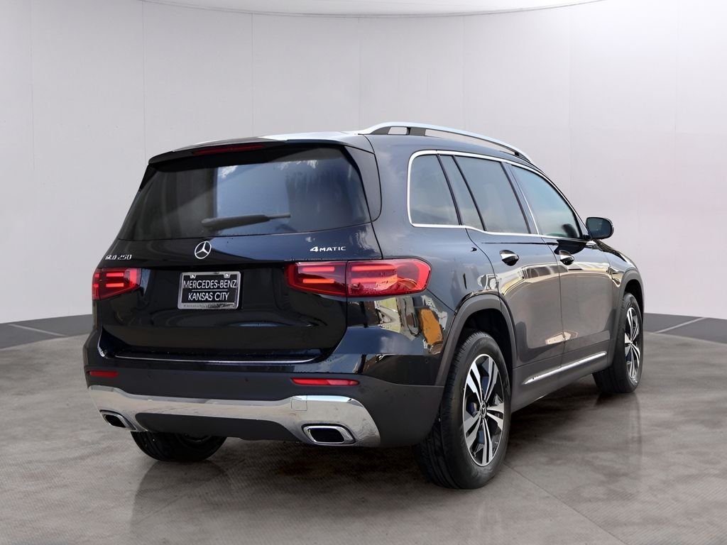 Used 2025 Night Black Mercedes-Benz GLB 250 image 7