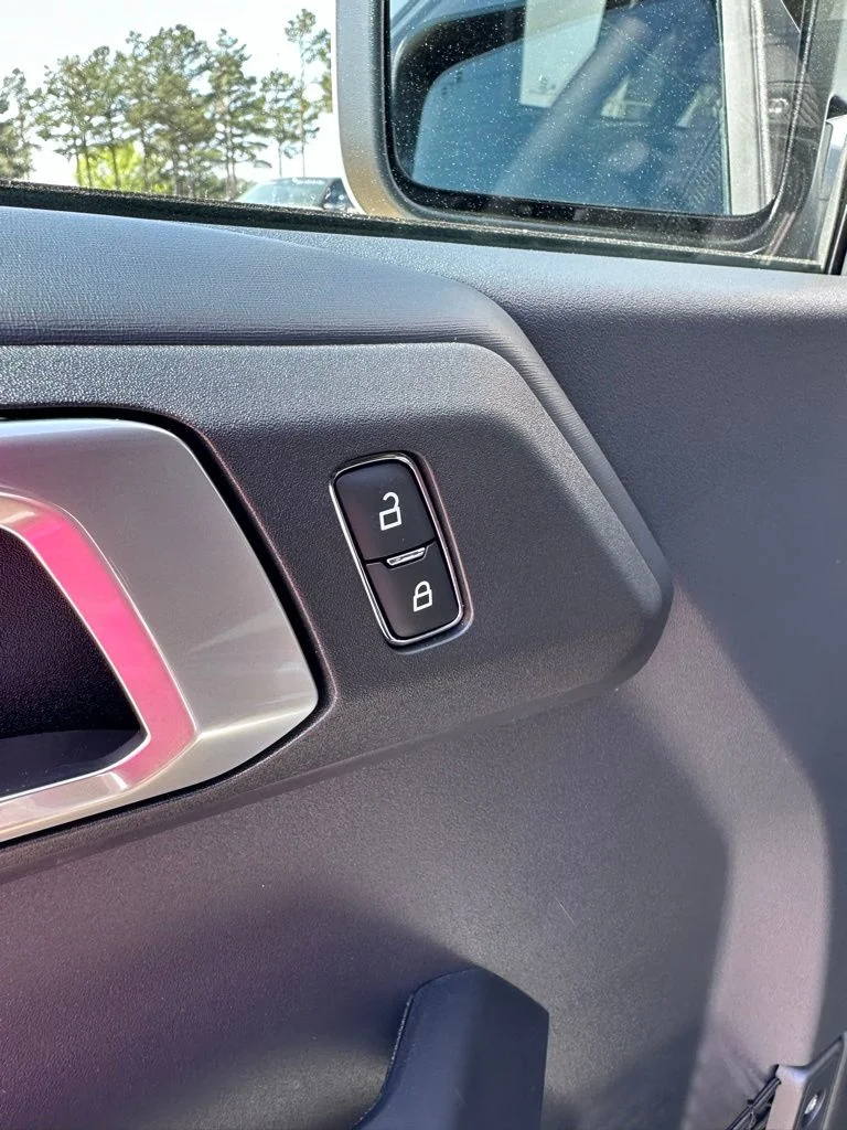 New 2026 Avalanche Ford Outer Banks image 11