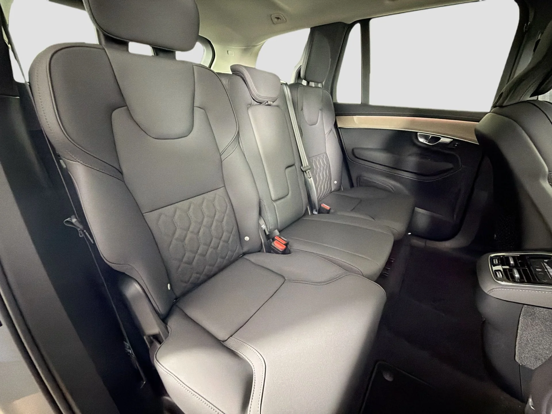 New 2026 Vapour Grey Volvo Core image 29
