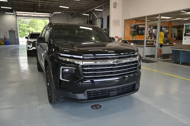 New 2026 Mosaic Black Metallic Chevrolet LT image 3