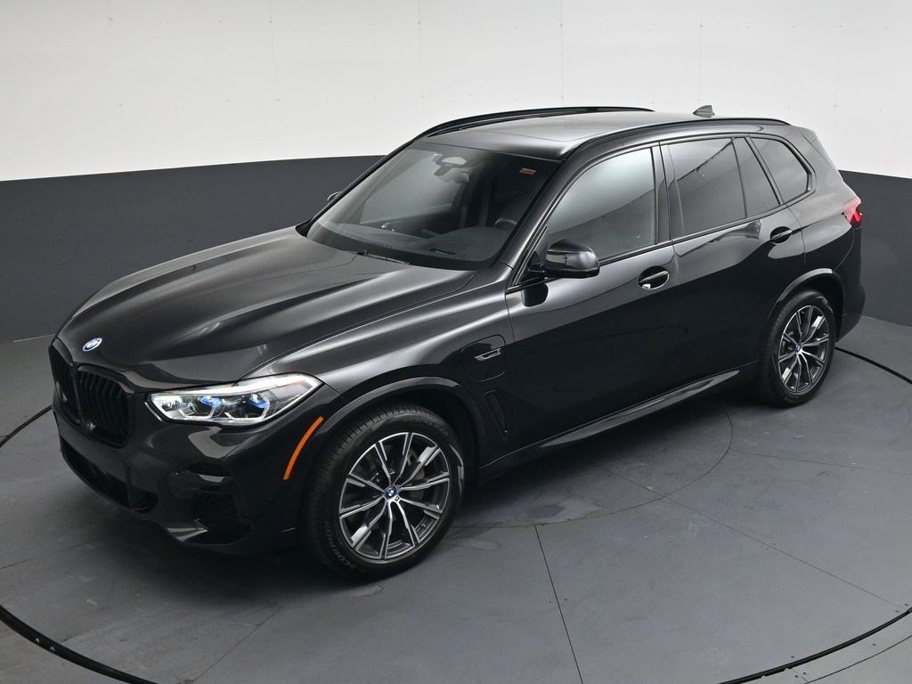 Used 2022 Black Sapphire Metallic BMW xDrive45e image 27