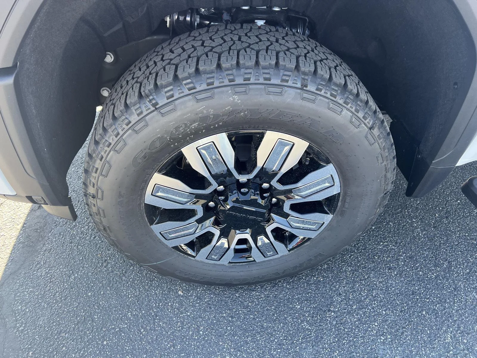 2026 GMC Sierra 3500HD Denali - Photo 10