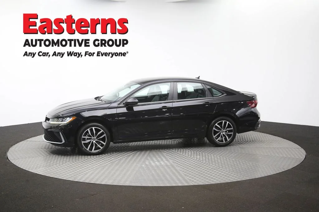 Used 2025 Black Volkswagen 1.5T SE image 57