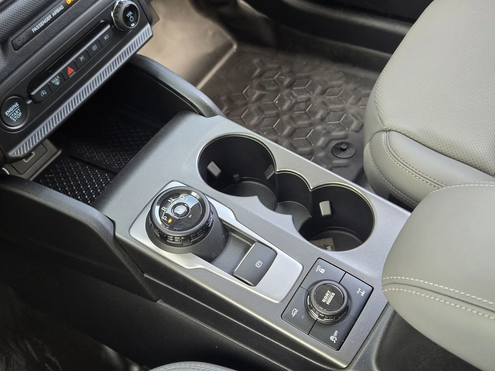 New 2026 Azure Gray Metallic Tri-Coat Ford Badlands® image 14