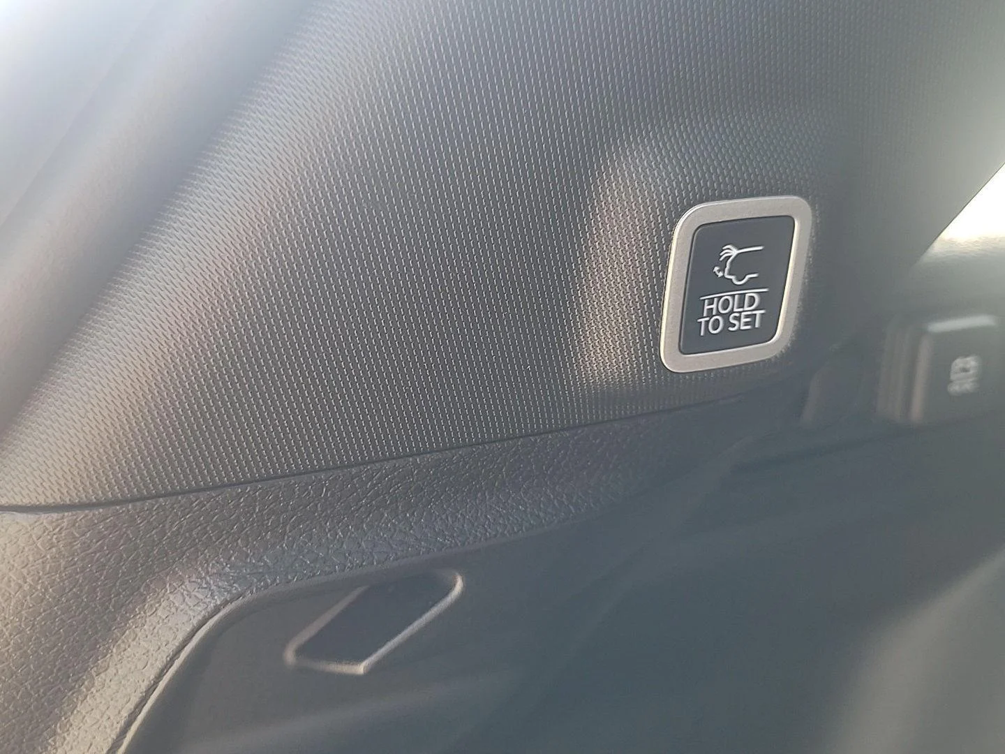 Used 2025 Silver Zynith Jeep Limited image 23