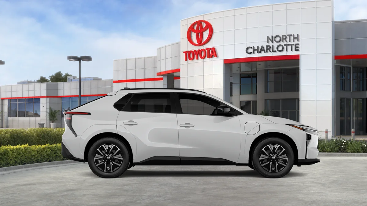 New 2026 Wind Chill Pearl Toyota XLE image 77