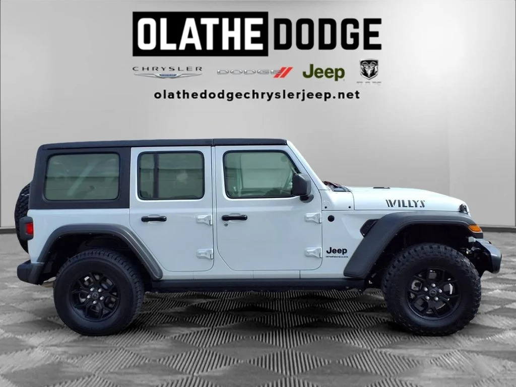 Certified Used 2025 White Jeep Willys image 27