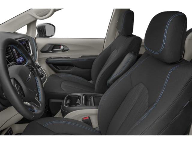 Used 2022 Bright White Clearcoat Chrysler Limited image 12