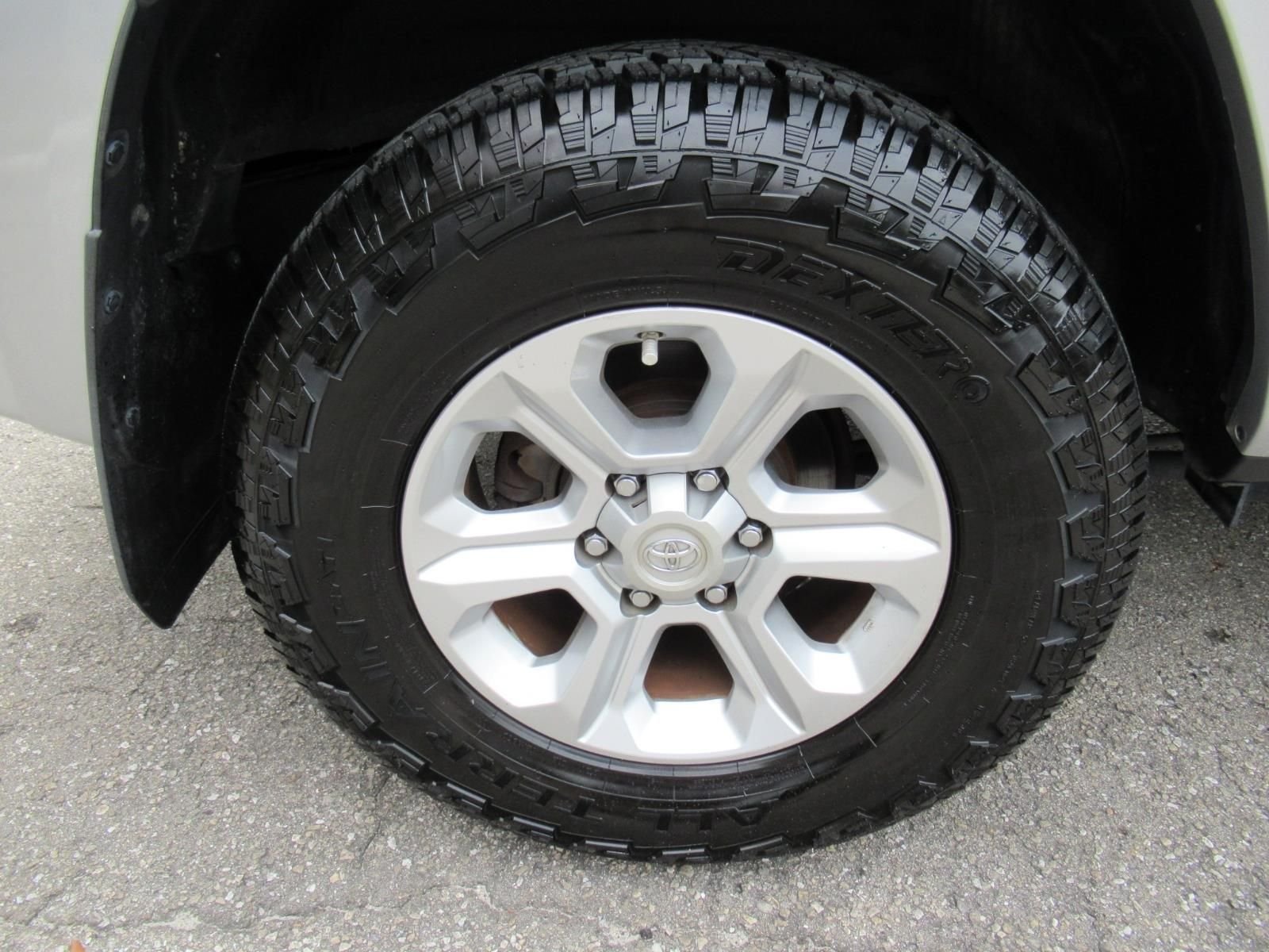 Used 2018 Silver Toyota SR5 image 8