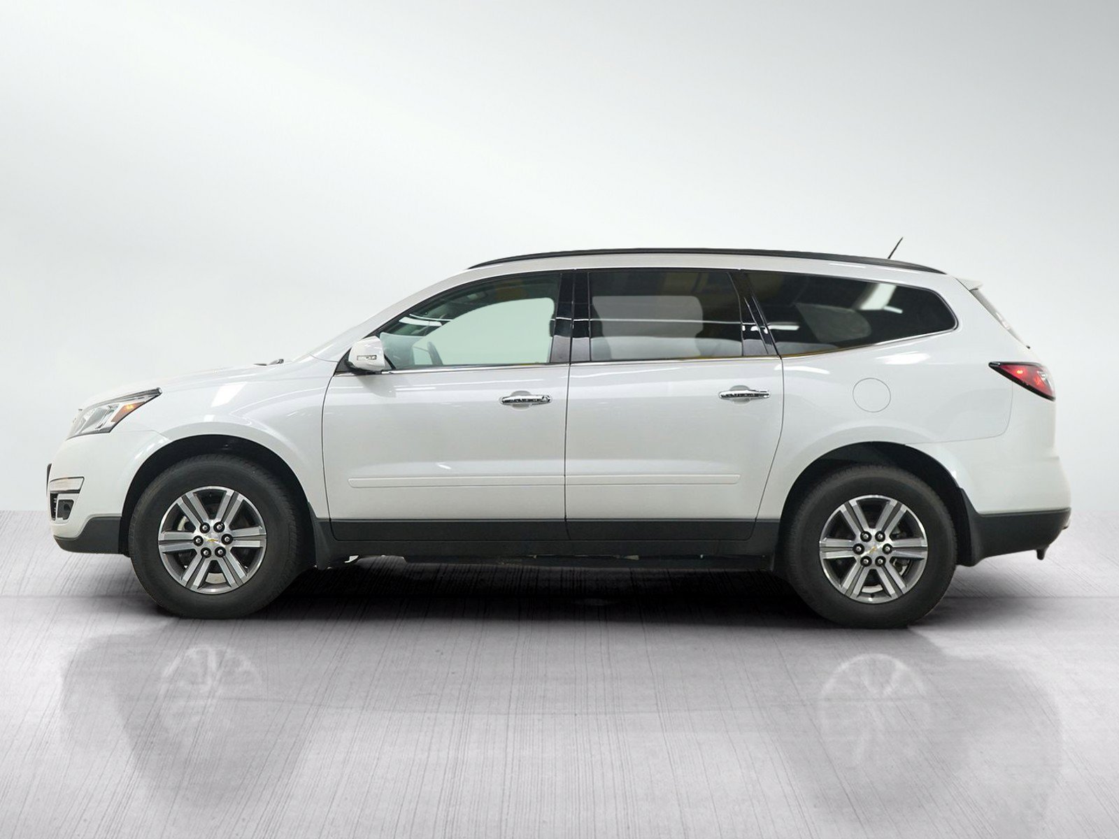 Used 2017 Chevrolet Traverse 2LT with VIN 1GNKVHKD6HJ181773 for sale in White Bear Lake, Minnesota