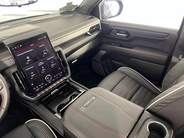 2025 GMC Yukon AT4 Ultimate - Photo 31