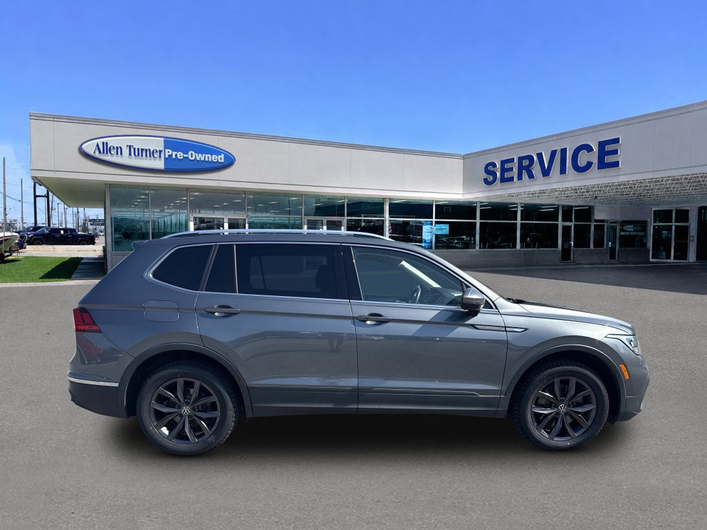 Used 2023 Platinum Gray Metallic Volkswagen 2.0T SE image 9