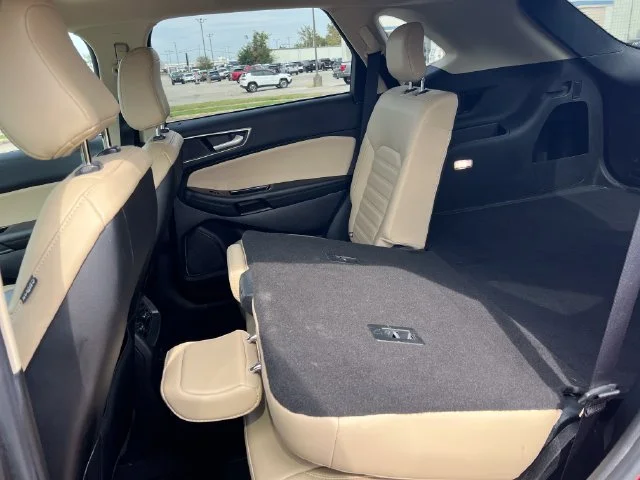 Used 2020 Red Ford SEL image 37