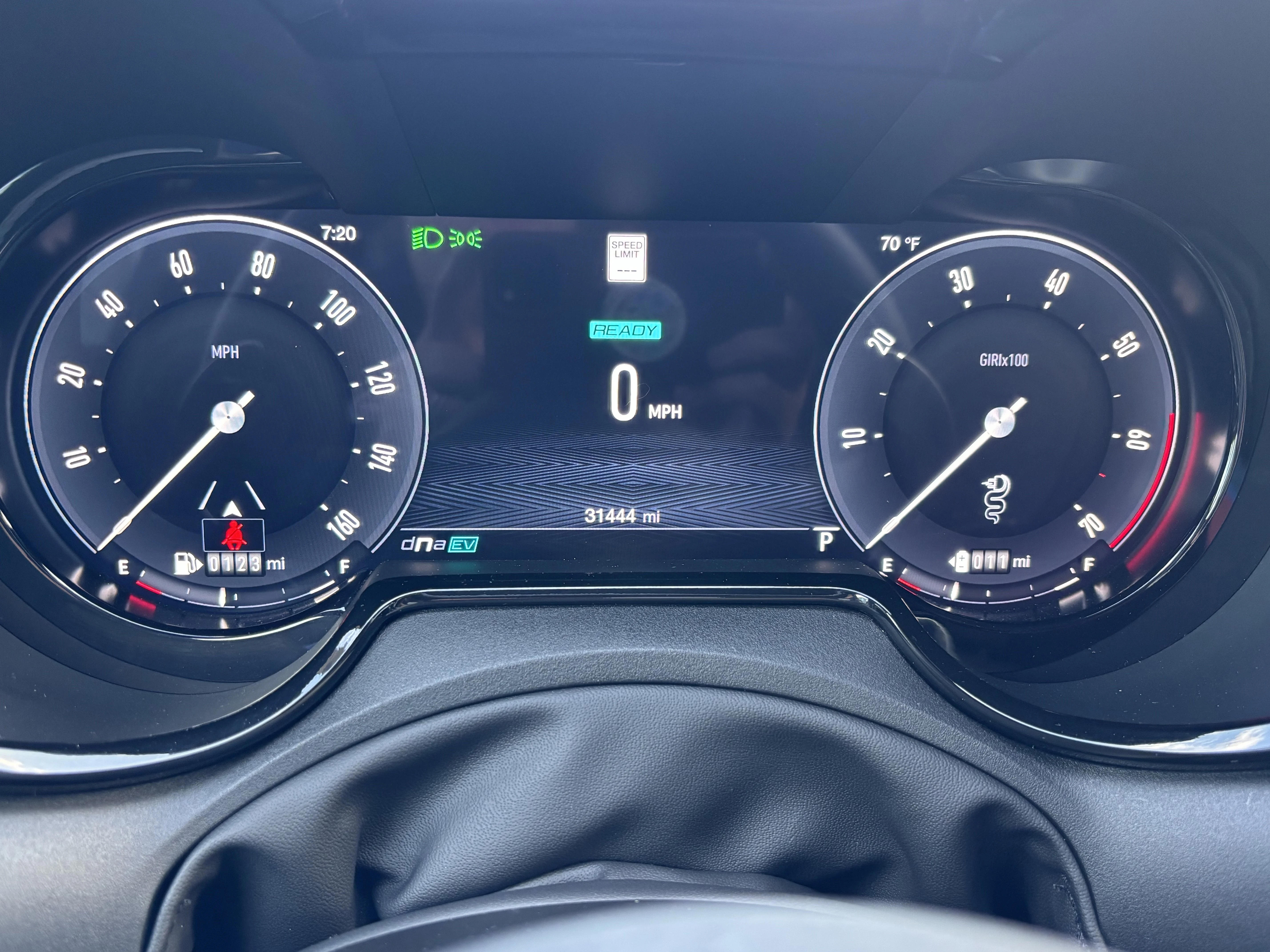 Used 2024 Grigio Ascari Metallic Alfa Romeo Veloce image 18