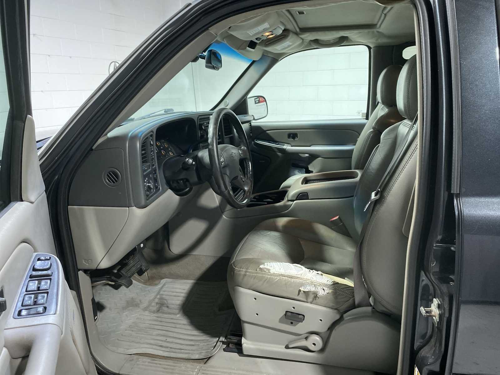 Used 2005 Chevrolet Avalanche Base with VIN 3GNEK12Z65G287825 for sale in Verona, NJ