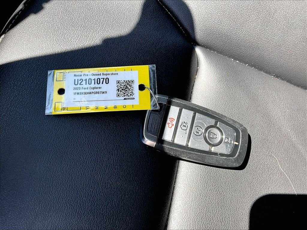 Used 2023 Silver Metallic Ford XLT image 29