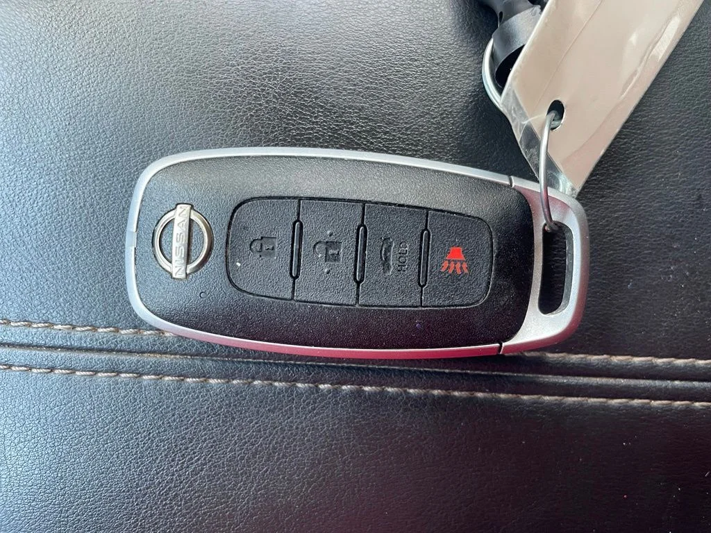 Used 2025 Blue Nissan SV image 18