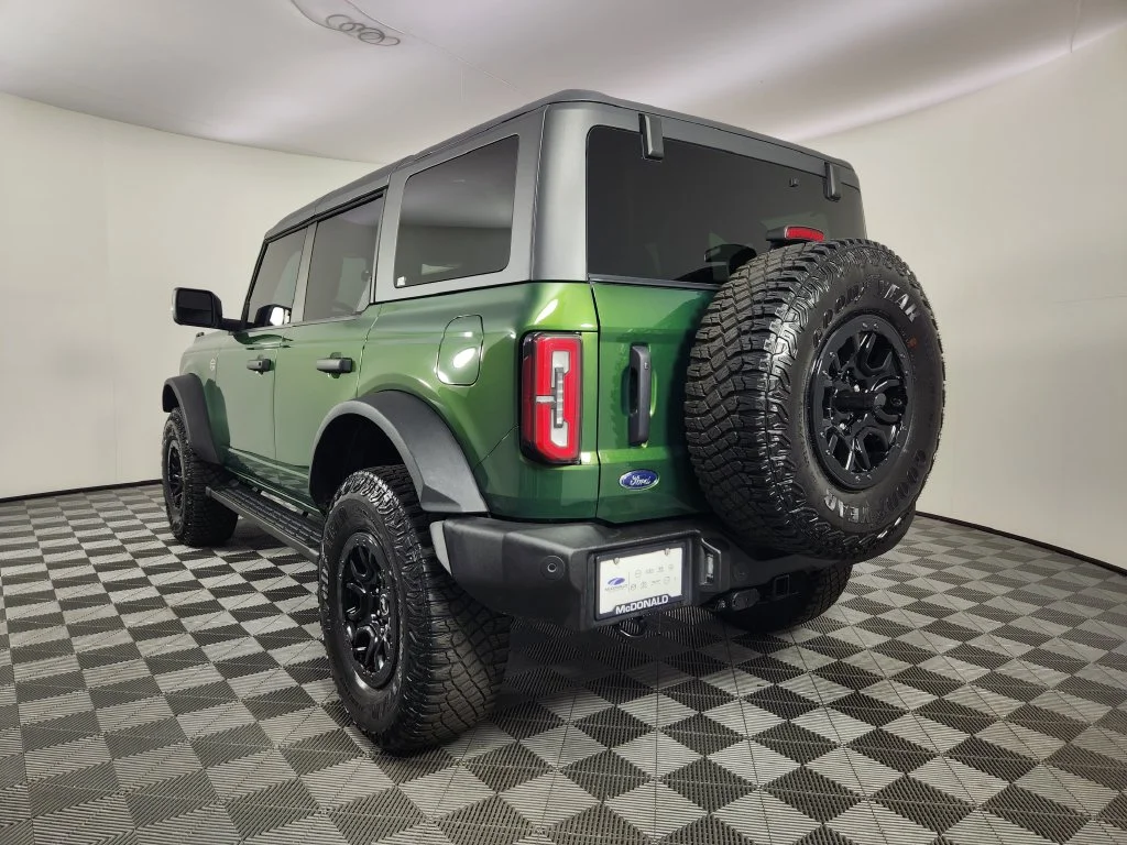 Used 2024 Green Ford Wildtrak image 3
