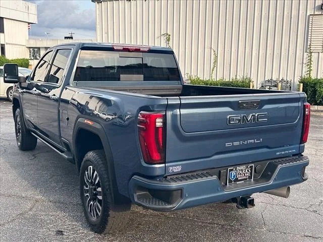 Used 2026  GMC Denali Ultimate image 8