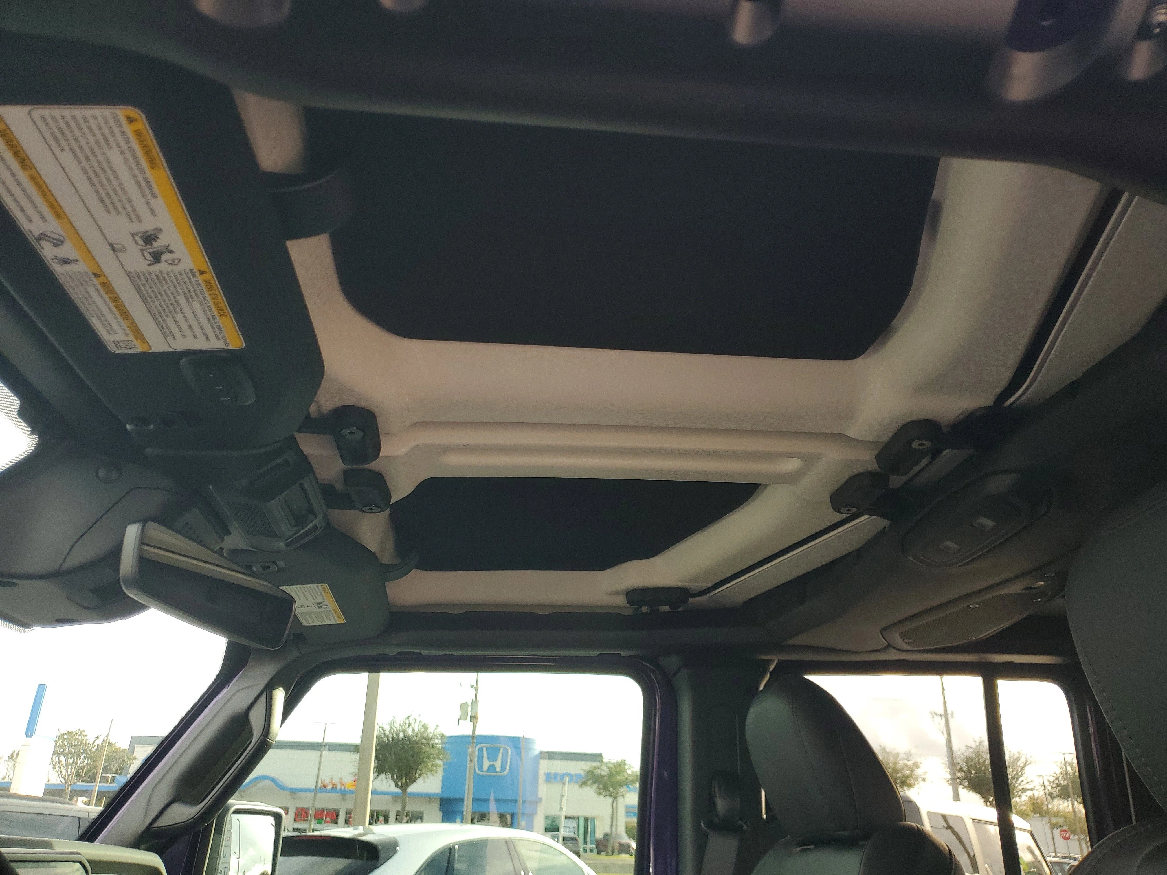 New 2026 Reign Jeep Rubicon X image 21