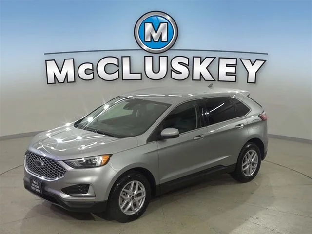Used 2024 Silver Ford SEL image 18