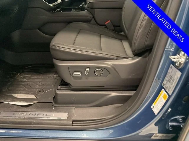 2026 GMC Yukon XL Denali - Photo 9