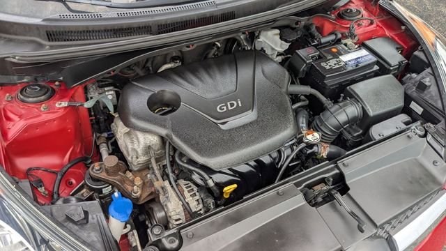 2015 Hyundai Veloster Base - Photo 31