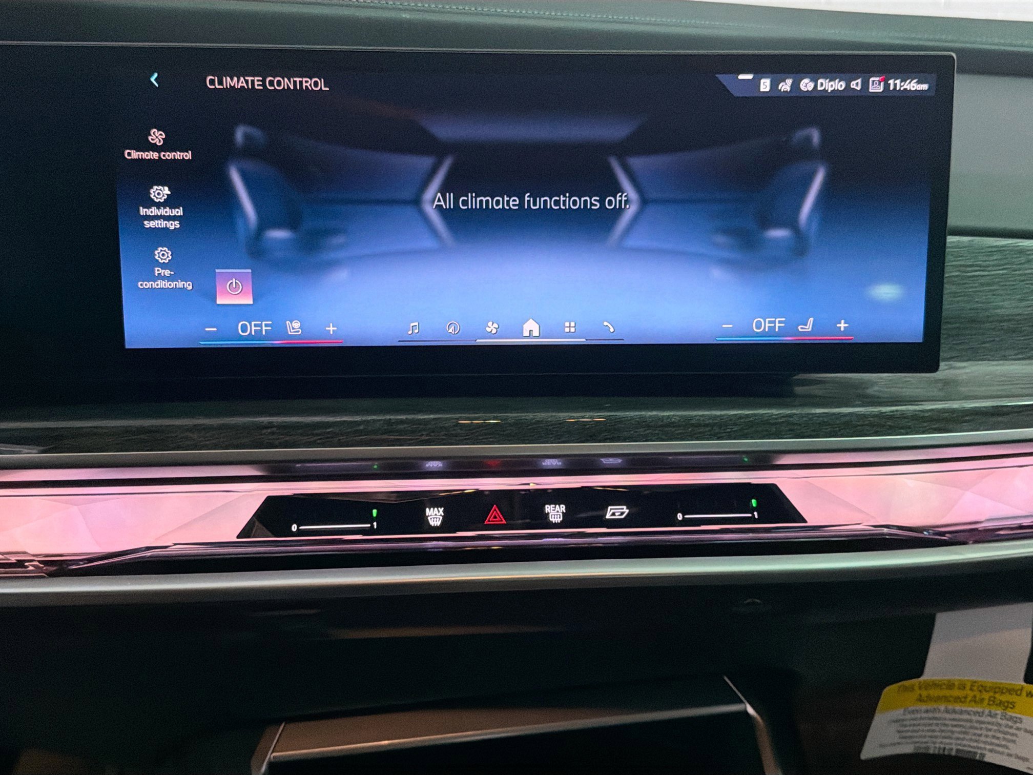 2026 BMW 7 Series 750e - Photo 25