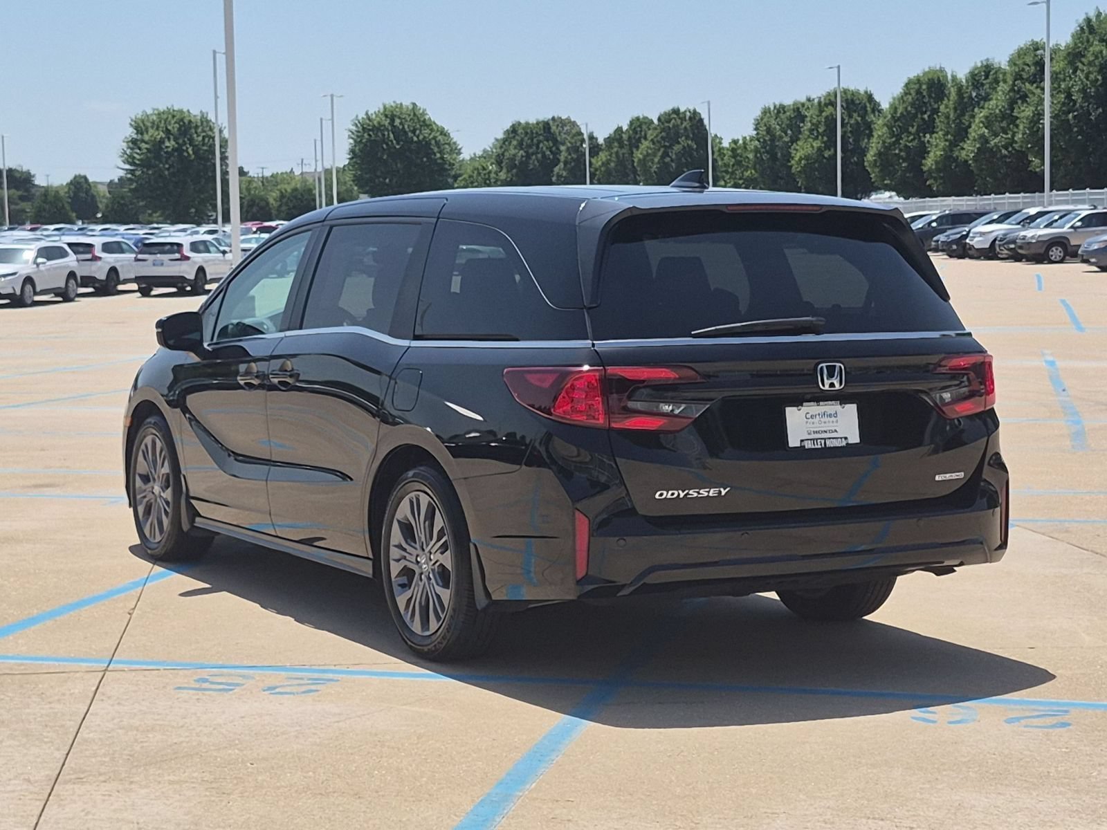 2025 Honda Odyssey Touring - Photo 8