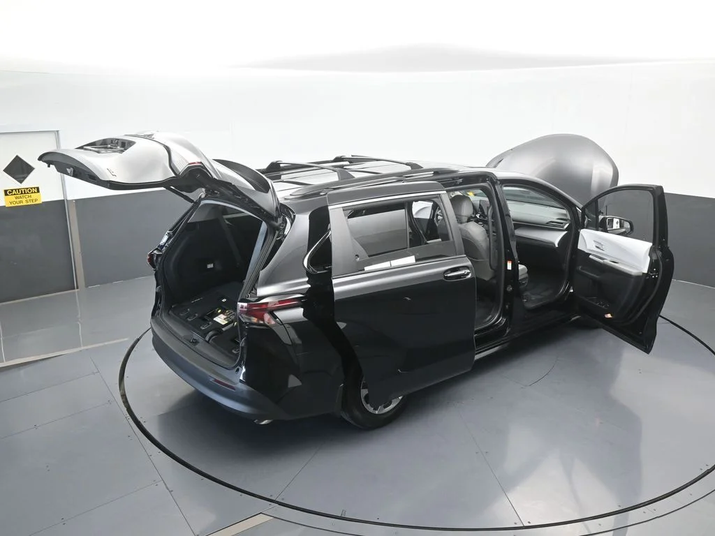 Used 2025 Midnight Black Metallic Toyota XLE image 72