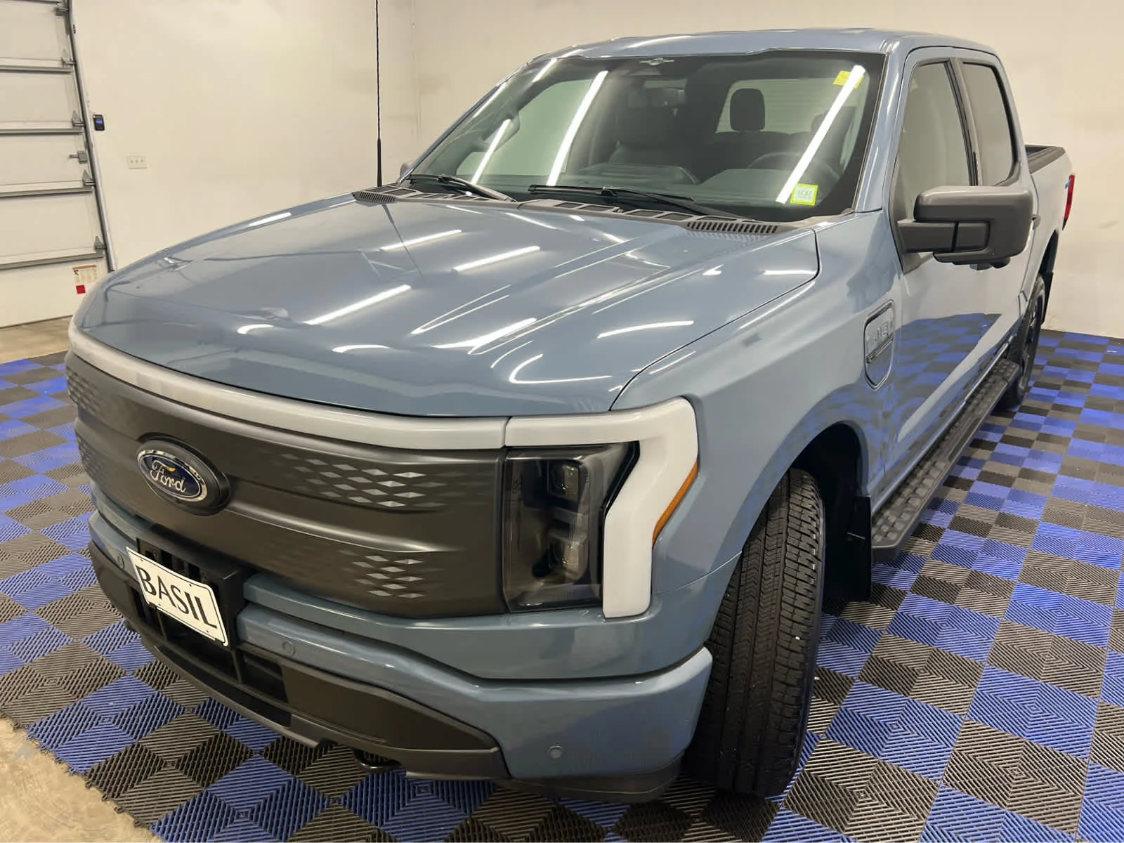 Used 2023 Azure Gray Metallic Tri-Coat Ford XLT image 3