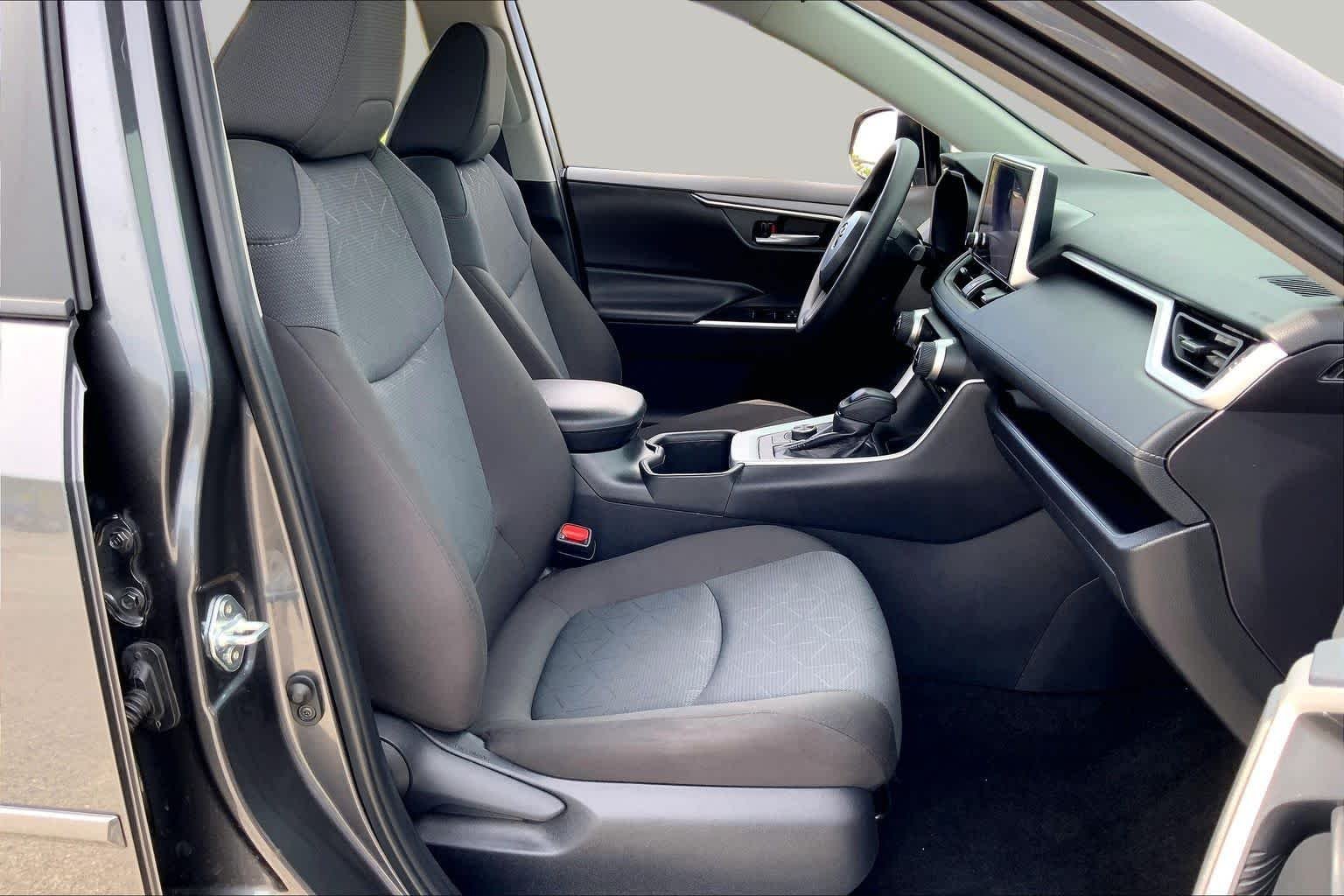 Used 2025 Magnetic Gray Metallic Toyota Hybrid XLE image 16