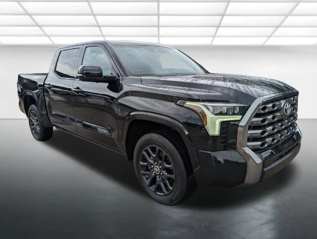 Used 2023  Toyota Platinum image 1