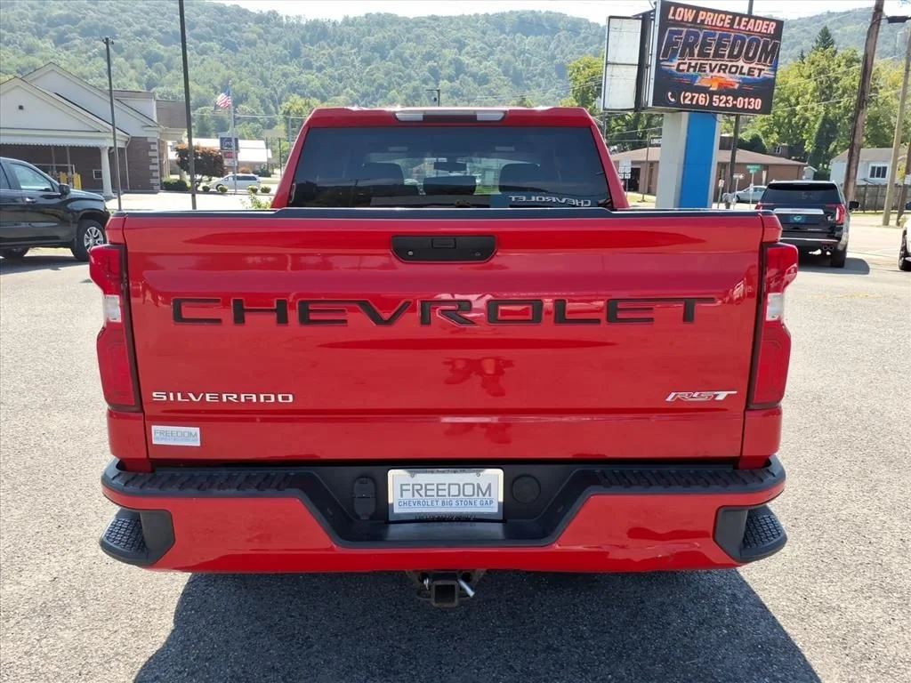 Used 2019 Red Chevrolet RST image 6