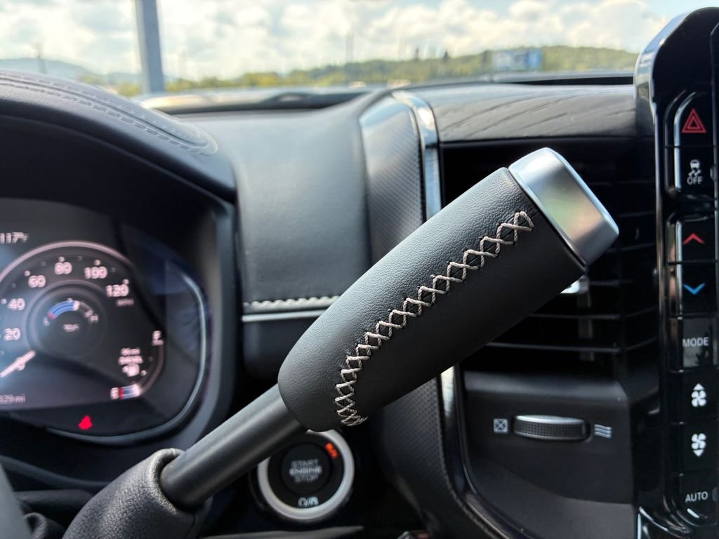 2026 RAM 2500 Limited - Photo 17