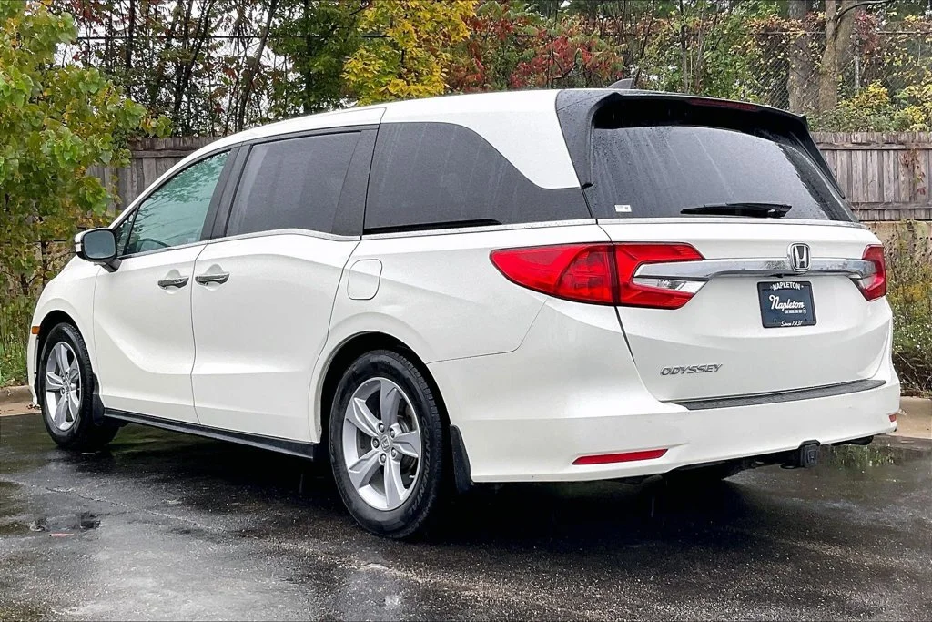 Used 2019  Honda EX image 10
