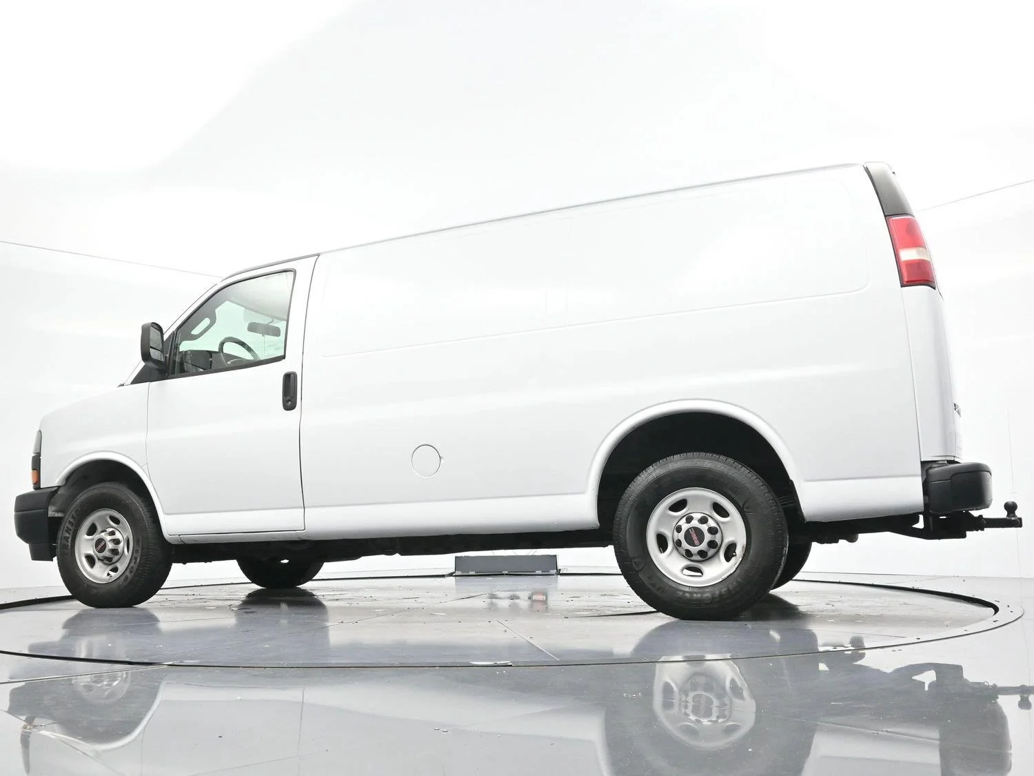 Used 2018 Summit White GMC 2500 image 42