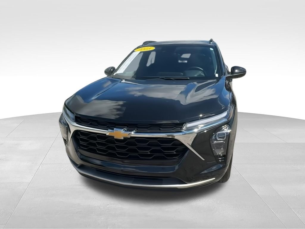 Used 2025 Black Chevrolet LT image 3