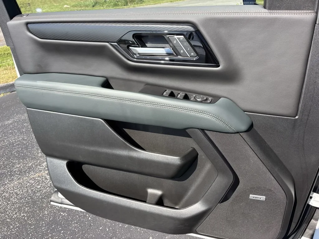 New 2026 Summit White GMC AT4 image 10