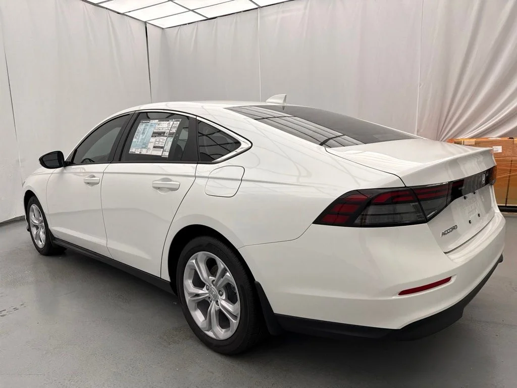 New 2026 Platinum White Pearl Honda LX image 5