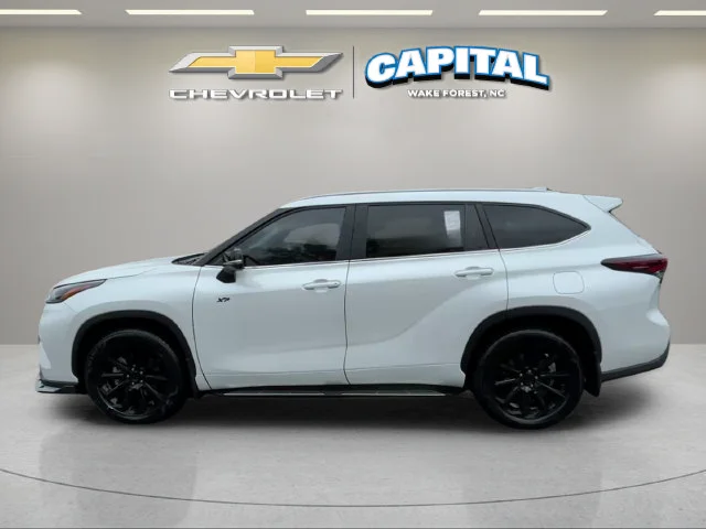 Used 2026 Beige Toyota XLE image 2