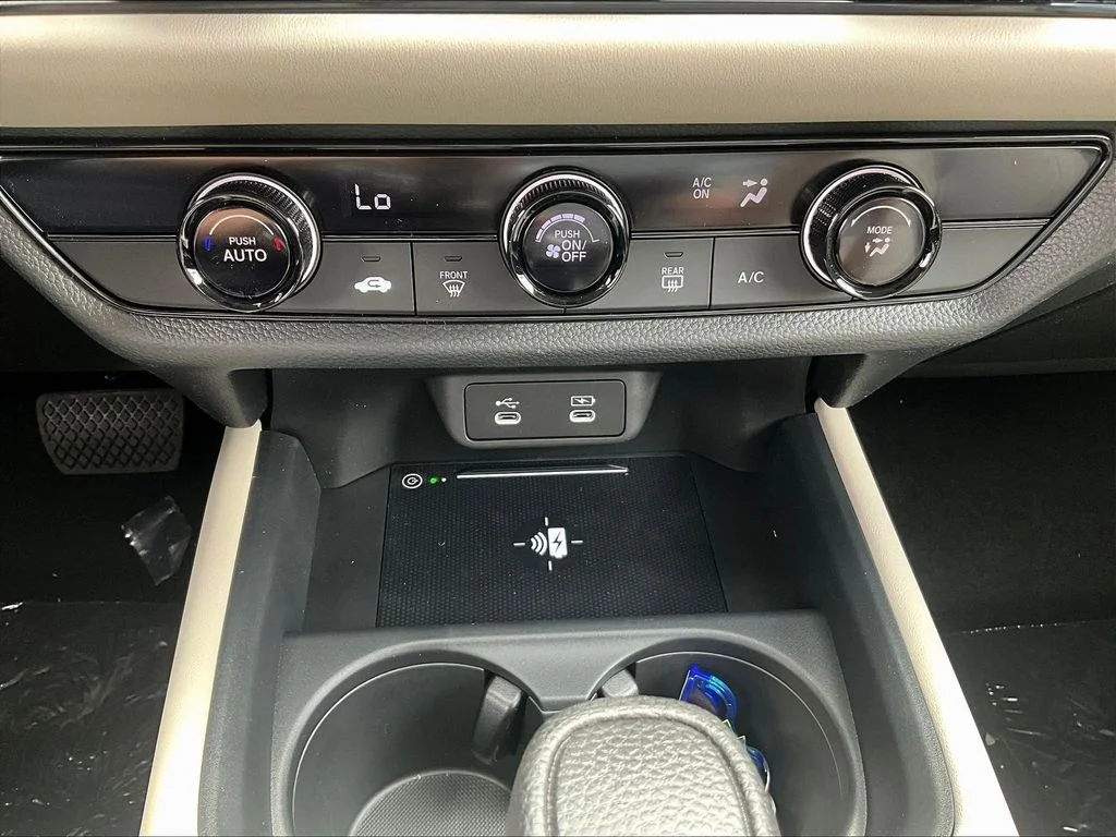 New 2027 Platinum White Pearl Honda LX AWD image 22