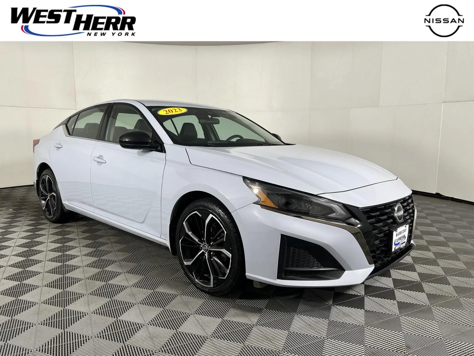 Used 2023 Gray Sky Pearl Nissan 2.5 SR image 1