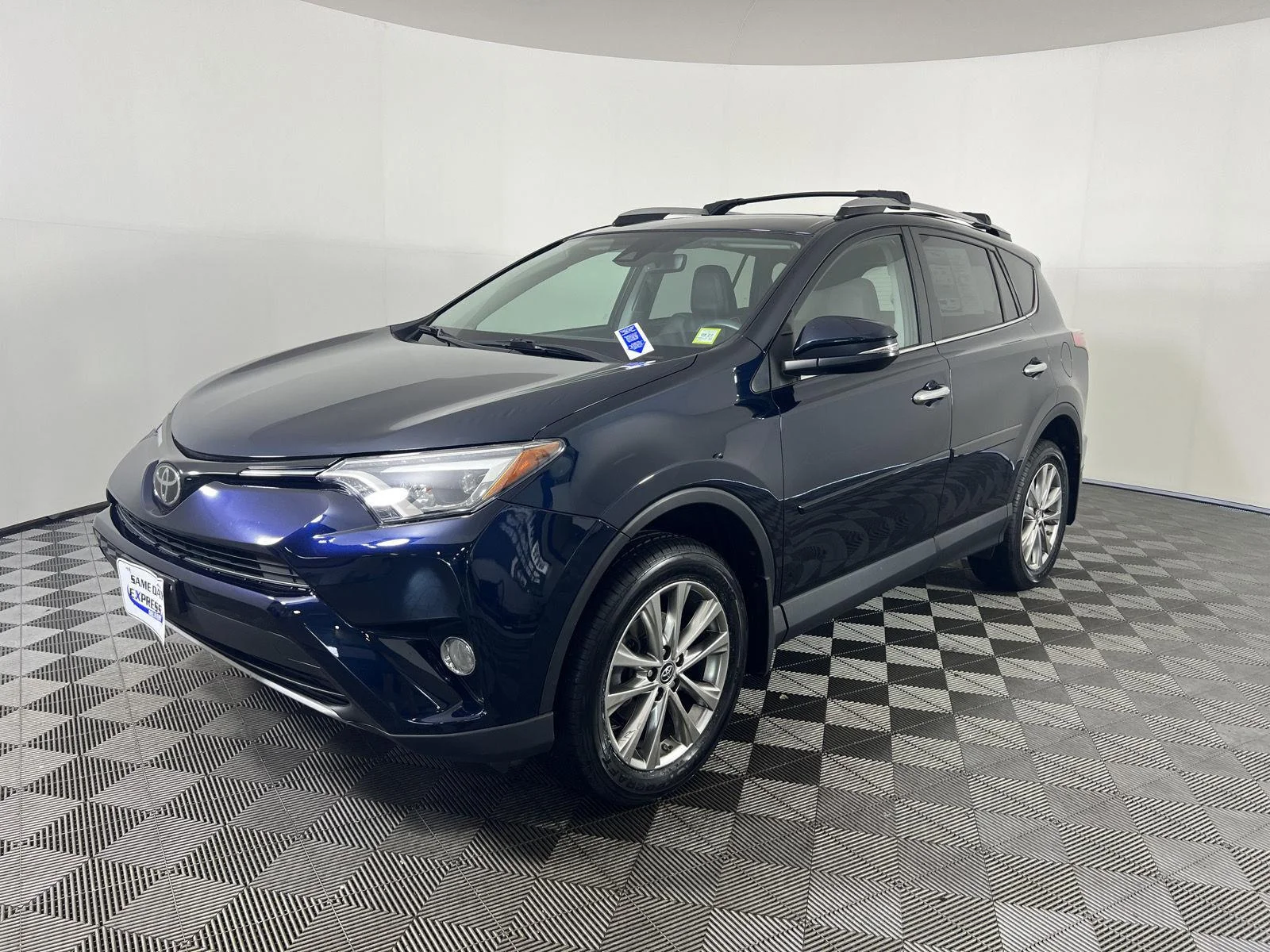 Used 2018 Galactic Aqua Mica Toyota Limited image 7