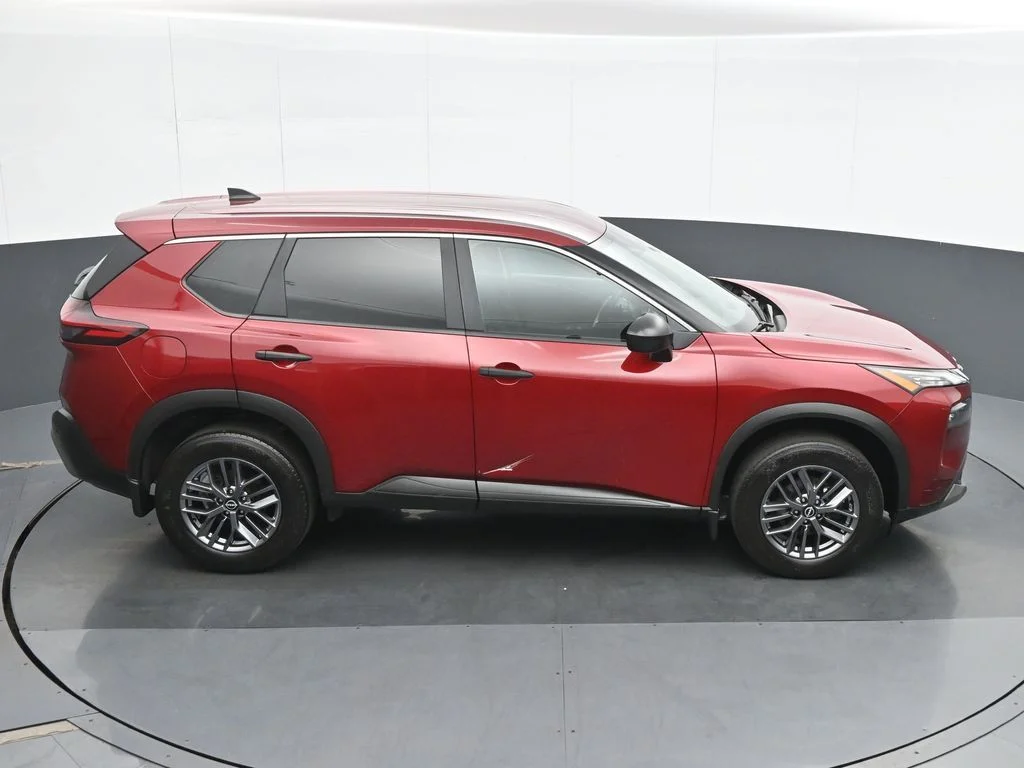 Used 2023 Red Nissan S image 30