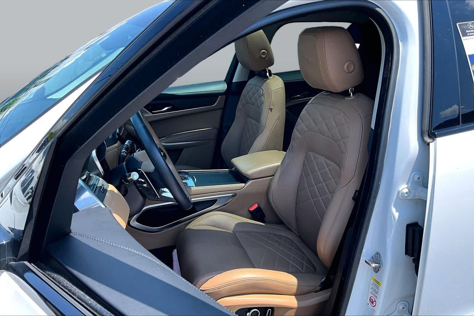 Used 2022 Fuji White Jaguar S image 9