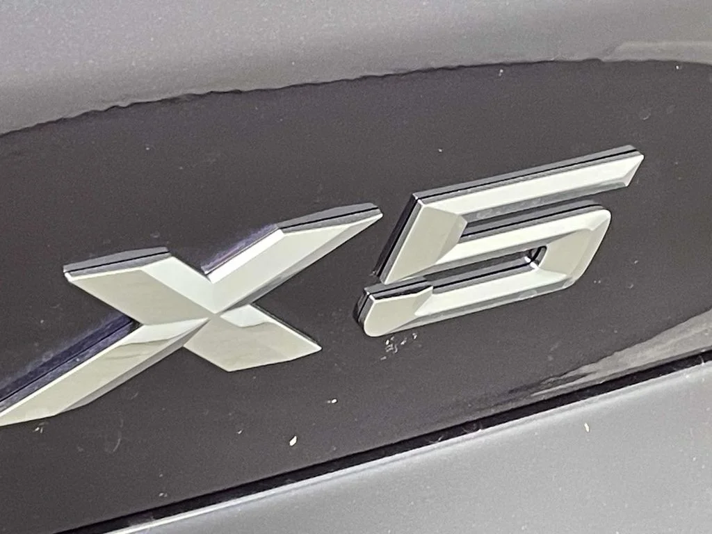 New 2026 Black BMW xDrive40i image 10