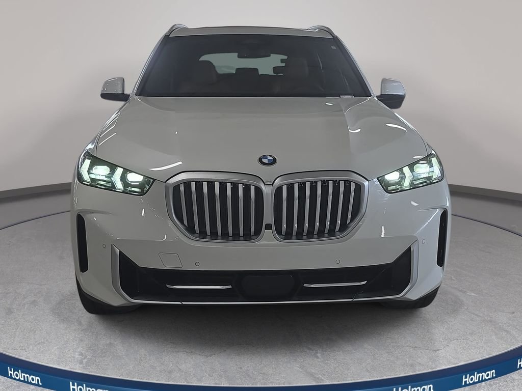 New 2026 Mineral White Metallic BMW sDrive40i image 2