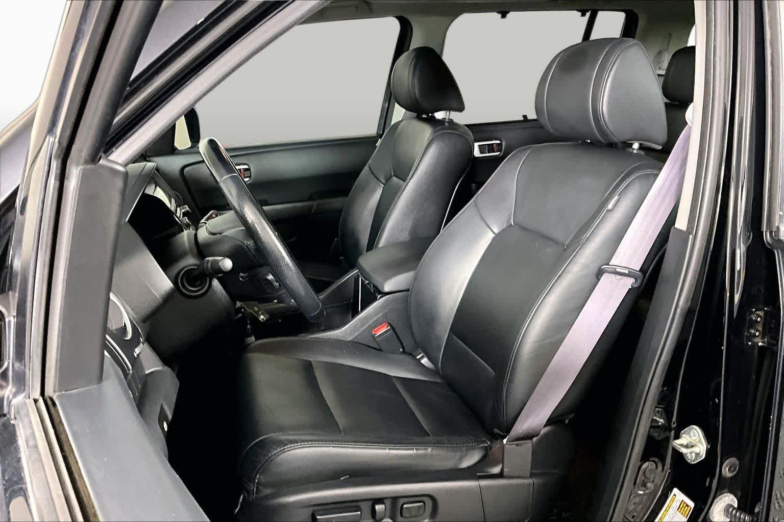 Used 2015 Crystal Black Pearl Honda Touring image 8