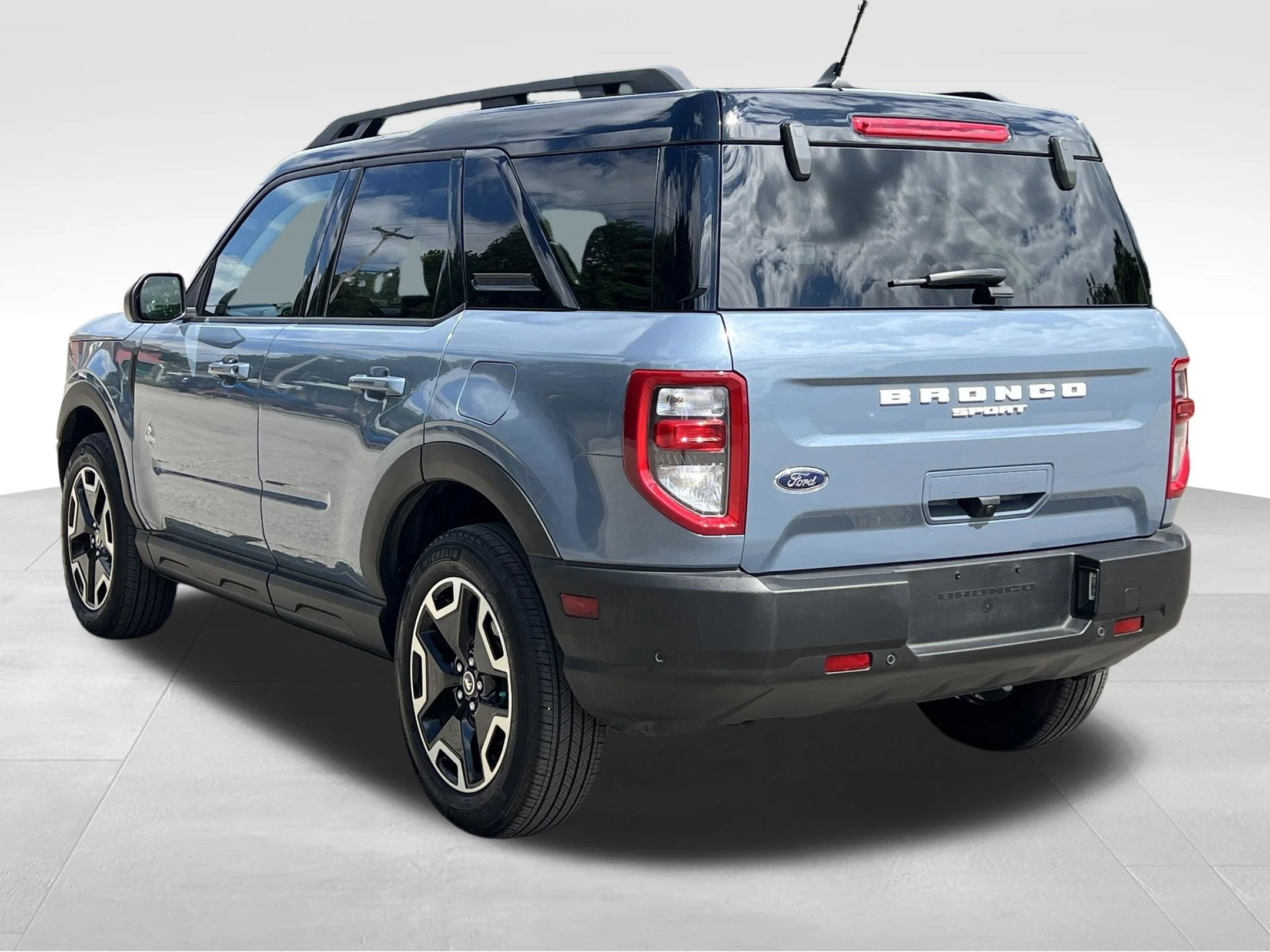 Used 2024 Gray Ford Outer Banks image 9